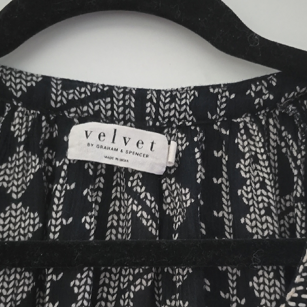 Velvet by Graham & Spencer Black and White Top